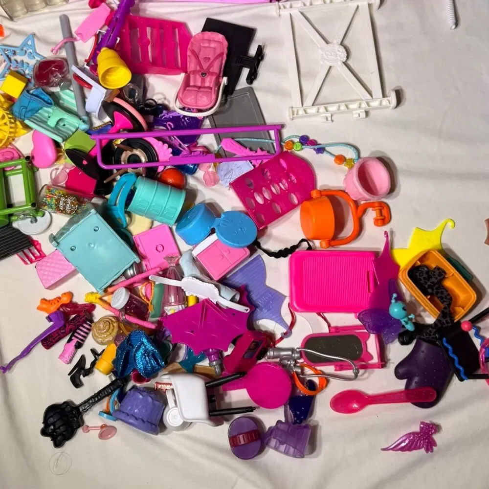 Barbie multi Dolls-accessories